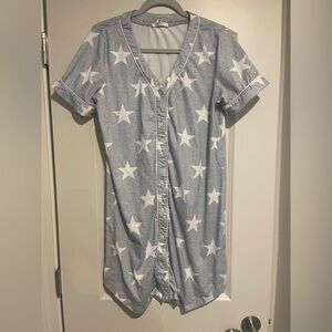 Ekouaer Gray Star Print Button-Down Nightshirt